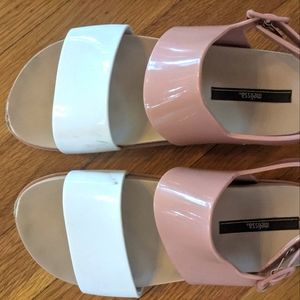 Melissa Sandal
